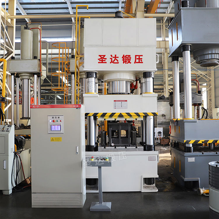 500噸四柱液壓機(jī)車間展示 500噸四柱液壓機(jī)車間展示